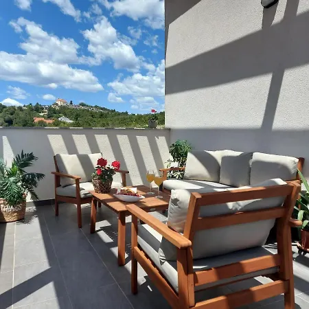 Villa Belitzein With Swimming Pool Šibenik