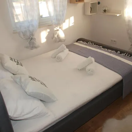 Belitzein With Swimming Pool Villa